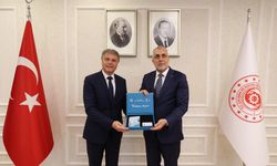 Bakan Işıkhan: Renault Türkiye CEO’suna Turkuaz Kart verildi