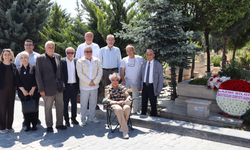 Cüneyt Arcayürek vefatının 11. yıl dönümünde kabri başında anıldı
