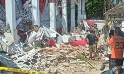 Endonezya'da 6,7 büyüklüğünde deprem: 1 kişi öldü, 76 kişi yaralandı