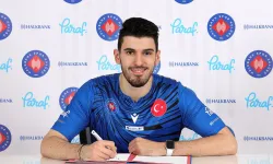Milli Voleybolcu Efe Bayram Volley Prata'ya transfer oldu