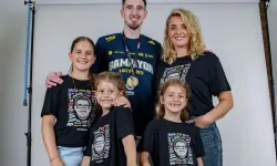 Nando De Colo kariyerini şampiyonlukla noktaladı