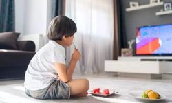 Ekran karşısında yemek yeme çürük riskini artırıyor
