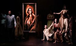 Müzikal dramaya uyarlanan "Kürk Mantolu Madonna" dünya prömiyerini yaptı