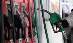 Akaryakıta çifte artış pompaya yansıdı: Benzin ve motorin fiyatları yükseldi