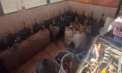İzmir'de kaçak içki operasyonu: Menderes'te damıtım düzenekleri ve şüpheli sıvılar ele geçirildi