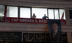CHP Ankara İl Başkanlığı'nda genel merkezin atadığı Fahri Yıldırım binadan çıkarıldı