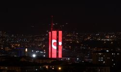 NATO Zirvesi öncesi Ankara'da ülke bayrakları Türk Telekom binasına yansıtıldı