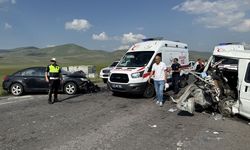 Ardahan'da iki aracın çarpıştığı trafik kazasında 7 yaralı