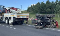 Ardahan'daki trafik kazasında traktör sürücüsü yaralandı