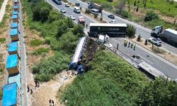 Denizli Pamukkale'de trafik kazası: Tır karşı şeride geçti, 1 ölü 1 yaralı