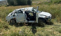 Erzincan Refahiye'de aracın tarlaya devrildiği trafik kazasında 1 ölü