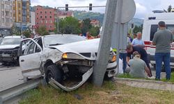 Giresun Eynesil’de trafik kazası: İki otomobil çarpıştı, 5 kişi yaralandı