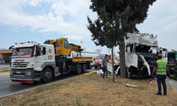 SON DAKİKA: Mersin’de iki tırın çarpıştığı trafik kazasında 1 ölü, 1 yaralı