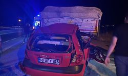 Tokat-Turhal kara yolunda trafik kazası: Tıra çarpan otomobilin sürücüsü hayatını kaybetti