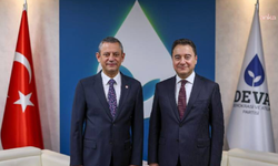 Ali Babacan 'dan YENİ Parti lideri Özgür Özel'e tebrik telefonu