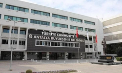 Antalya'da rüşvet ve yolsuzluk soruşturması: Gençlik Merkezi Sorumlusu gözaltına alındı