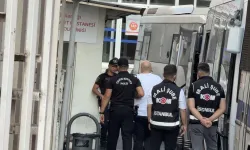 İzmit Belediyesi soruşturmasında gözaltına alınan 31 kişi sağlık kontrolünden geçirildi
