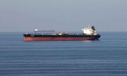 İran'dan ABD üslerine saldırı: Hürmüz Boğazı'nda 3 tanker hedef alındı
