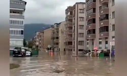 Kastamonu Cide’de su baskını: Zemin katlarda yaşayanlar tahliye edildi