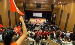 Gürsel Tekin'den BirGün'ün "paralı figüran" haberine suç duyurusu