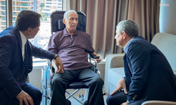 Özgür Özel'den Hikmet Çetin’e hastanede ziyaret
