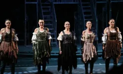 İstanbul Devlet Tiyatrosu "Lysistrata" oyunuyla Kosova'da sahne aldı