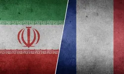 İran, Fransa Dışişleri Bakanı Barrot’un "Diplomatlarımız alıkonuldu" iddiasını yalanladı