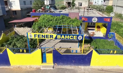 Hataylı depremzede evini sarı-laciverte boyadı: Fenerbahçe sevgisini duvarlara yansıttı