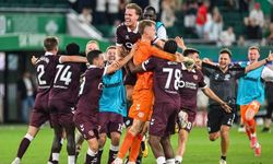 Hearts Rapid Wien'i eleyip Konferans Ligi'ne adını yazdırdı