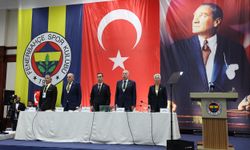 Fenerbahçe Divan Kurulu'nda mali tablo tartışmasında Aziz Yıldırım ile eski yöneticiler birbirine girdi