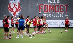 ABB FOMGET Kadın Futbol Süper Ligi'ne hazır: Fenerbahçe deplasmanı öncesi şampiyonluk mesajı