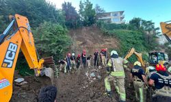 Büyükçekmece sahilinde toprak kayması: Arama çalışmaları tamamlandı