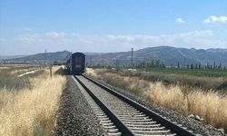 Afyonkarahisar'da feci tren kazası: 1 kişi öldü, 2 kişi yaralandı