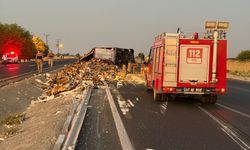 Mardin Nusaybin'de trafik kazası: Devrilen tırda 2 yaralı