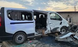 SON DAKİKA: Batman’da iki minibüs çarpıştığı trafik kazasında 2'si ağır 9 yaralı