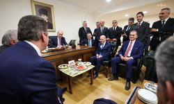Çerçeve yasa sonrası Bahçeli'den Kurtulmuş'a özel tasarım hediye