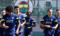 Fenerbahçe'de Şampiyonlar Ligi kadrosunda değişiklik: Bartuğ çıkarıldı, yıldız isim eklendi