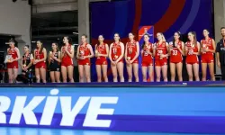 Türkiye 17 Yaş Altı Kadın Millî Voleybol Takımı dünya ikincisi oldu