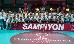 Nilüfer Belediyespor ile karşılaşan Beşiktaş Hentbol Erkekler Cumhurbaşkanlığı Kupası'nın sahibi oldu