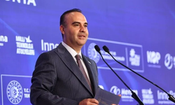 Bakan Kacır: Türk öğrenciler uluslararası olimpiyatlarda 15 madalya kazandı