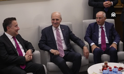 TBMM Başkanı Kurtulmuş 'çerçeve yasa'nın kabul edilmesi sonrası kulisleri ziyaret etti