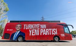 YENİ Parti’nin ilk parti otobüsü giydirildi: Özgür Özel ve Ayşe Yaylacık detayı