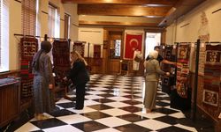 Yaşları 70 ila 120 yıl arasında değişen yaklaşık 120 parçalık heybe koleksiyonu ziyaretçilerini bekliyor