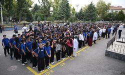 17 milyon öğrenci bugün ders başı yaptı
