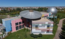 Kara deliklerin sırrı Eskişehir'de Sabancı Uzay Evi'ndeki planeteryumda keşfediliyor