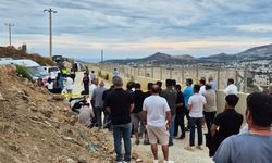 Muğla Bodrum'daki trafik kazasında devrilen kamyonetin 15 yaşındaki sürücüsü hayatını kaybetti