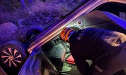 Sivas Gölova'da trafik kazası: Devrilen otomobilde 1 ölü, 2 yaralı