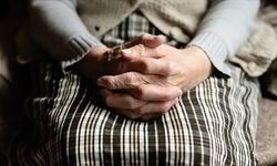 Alzheimer sessizce başlıyor: Belirtilerden 20 yıl önce beyinde değişim başlayabilir