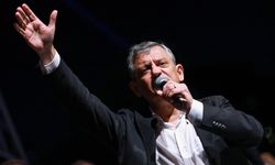 Özgür Özel Le Figaro'ya yazdı: "Türkiye 21. yüzyılın incelikli otoriterliğini gösteren önemli bir örnek"