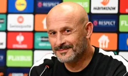 Vincenzo Italiano’dan basın toplantısında güldüren yanıt